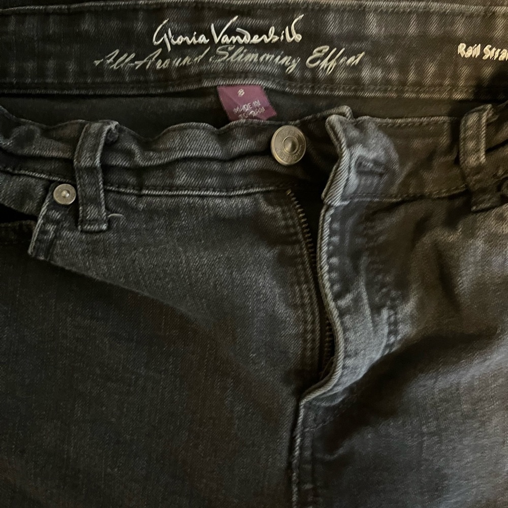 EUC Gloria Vanderbilt All around slimming effect rail straight black jeans - Picture 6 of 6